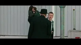 man in black suit and top hat speaking — Now You See Me 2